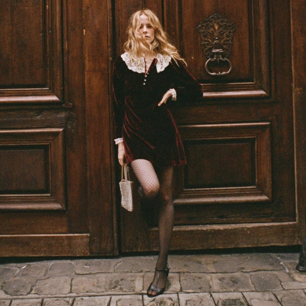 Doen Burgundy Velvet Mini Dress with White Lace Collar